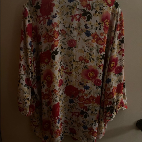 Rose & Olive Floral Blouse - Red and white - Picture 2 of 3